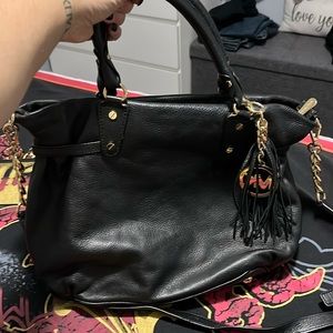 Michael Kors Black shoulder bag.